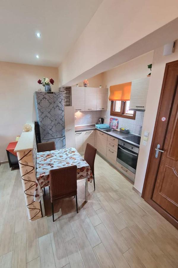Loukia'S Studios And Apartments Paramonas  Екстериор снимка